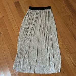 Piperlime size S metallic gold skirt never worn